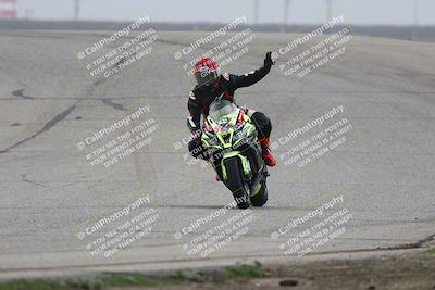 media/Nov-29-2025-TrackDaz (Sat) [[10ae2d9bce]]/B Group/Session 3 (Outside Grapevine)/